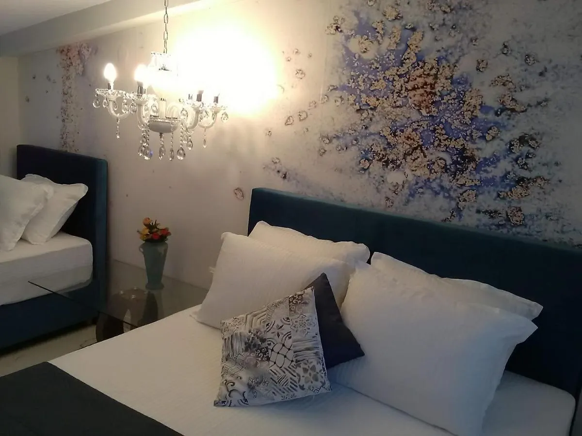 Divine Luxury Apartments Торони