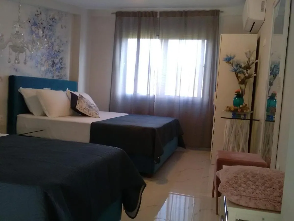 Divine Luxury Apartments Торони 0*,