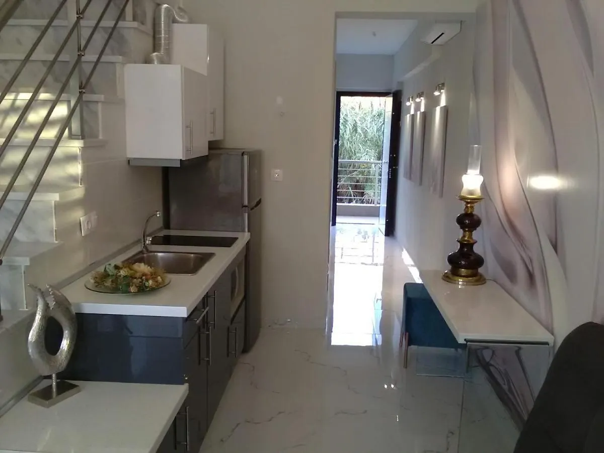Divine Luxury Apartments Торони 0*,
